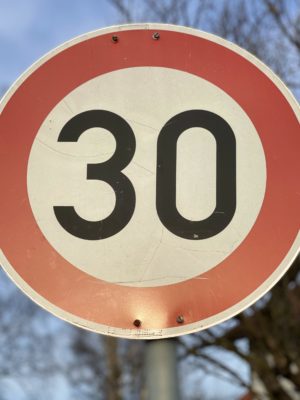 Schild Tempo 30