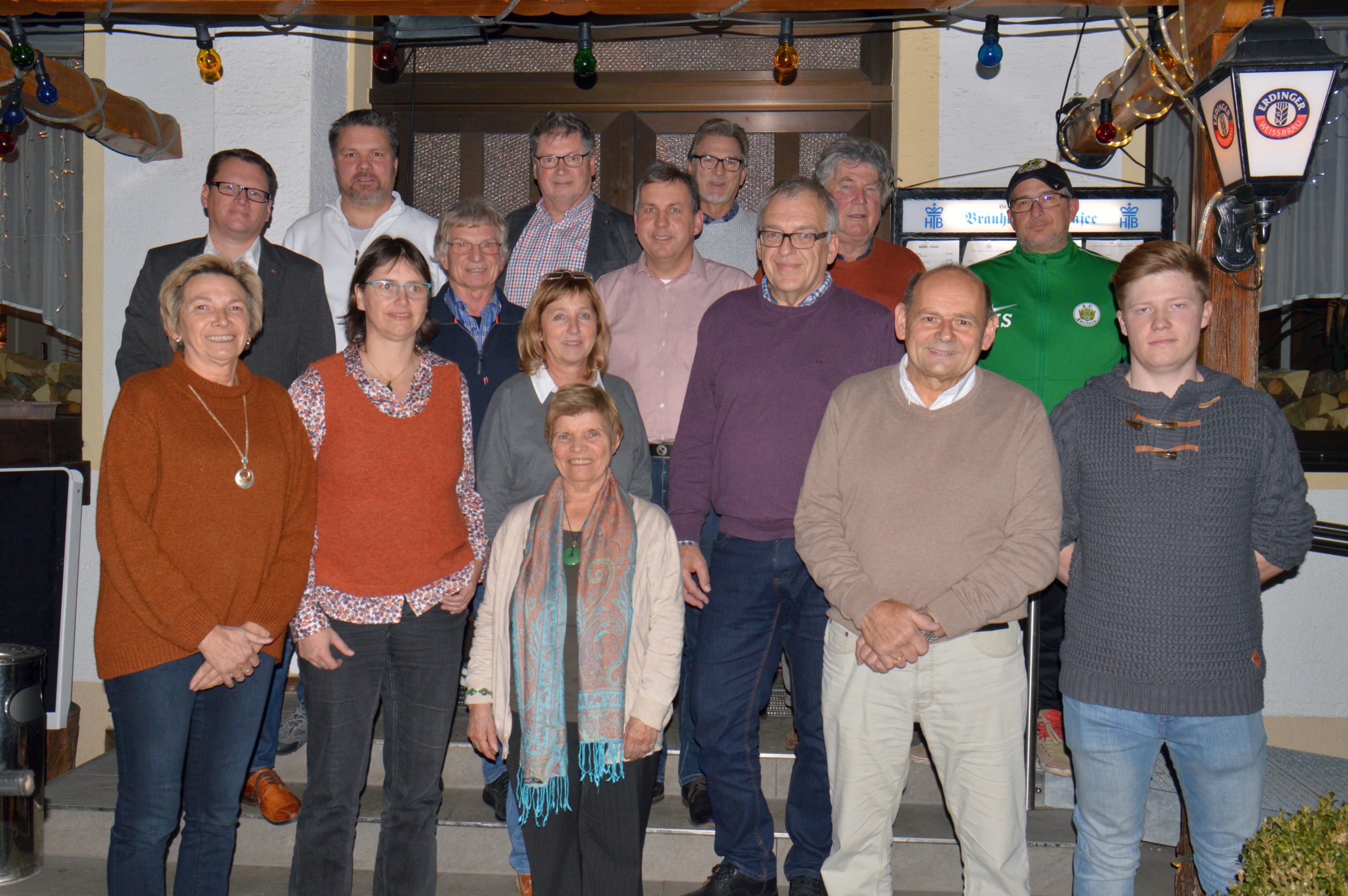 Gruppenfoto Ausstellungsversammlung